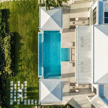 פרובידנסיאלס Triton Luxury Villa מראה חיצוני תמונה
