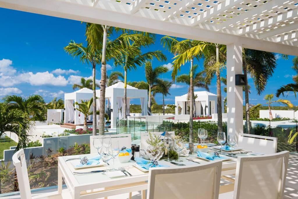 פרובידנסיאלס Triton Luxury Villa מראה חיצוני תמונה