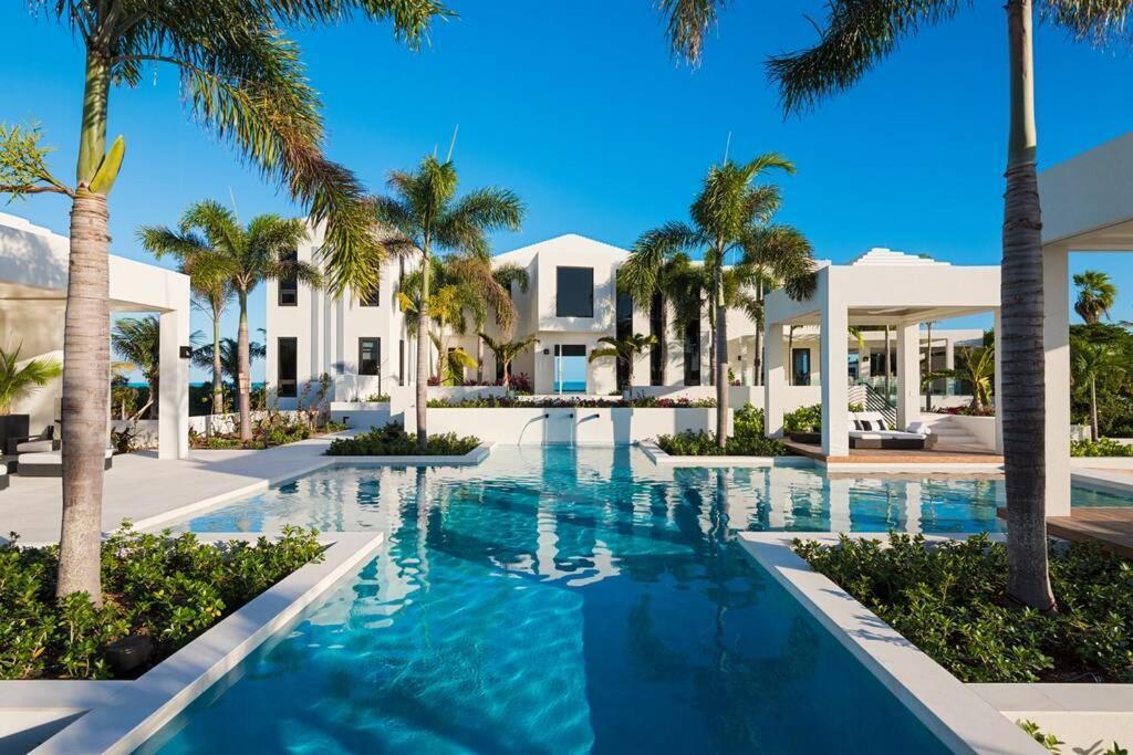 פרובידנסיאלס Triton Luxury Villa מראה חיצוני תמונה
