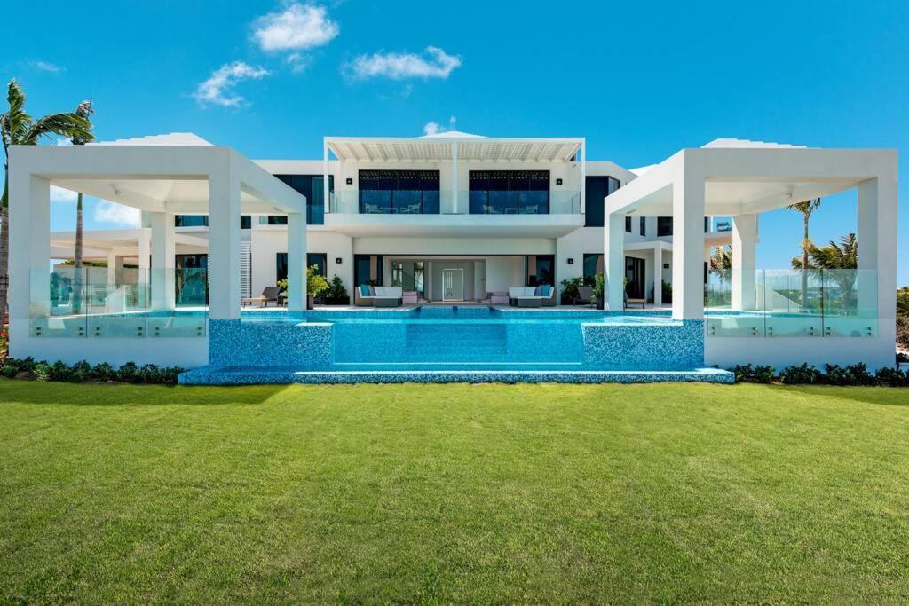פרובידנסיאלס Triton Luxury Villa מראה חיצוני תמונה