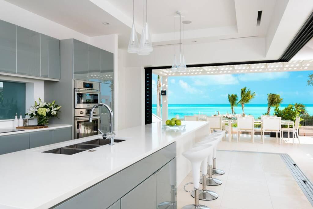 פרובידנסיאלס Triton Luxury Villa מראה חיצוני תמונה