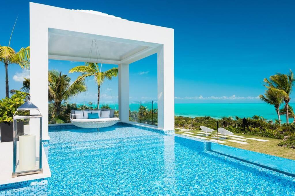פרובידנסיאלס Triton Luxury Villa מראה חיצוני תמונה