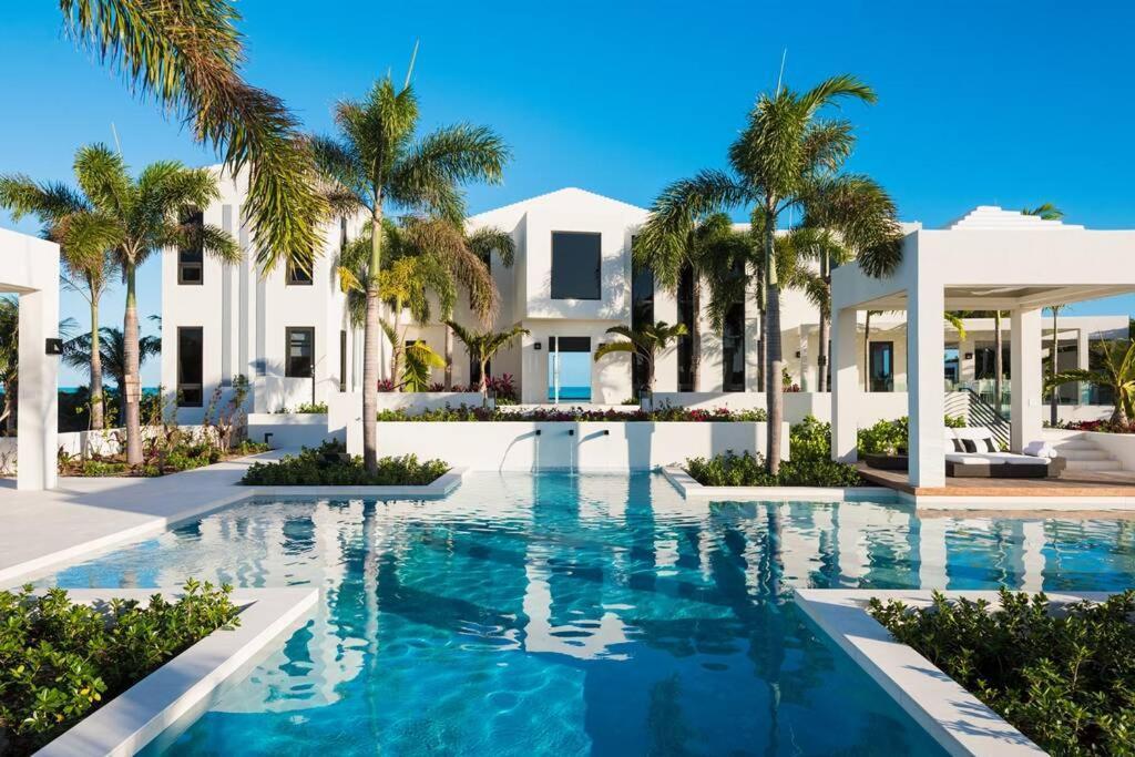 פרובידנסיאלס Triton Luxury Villa מראה חיצוני תמונה