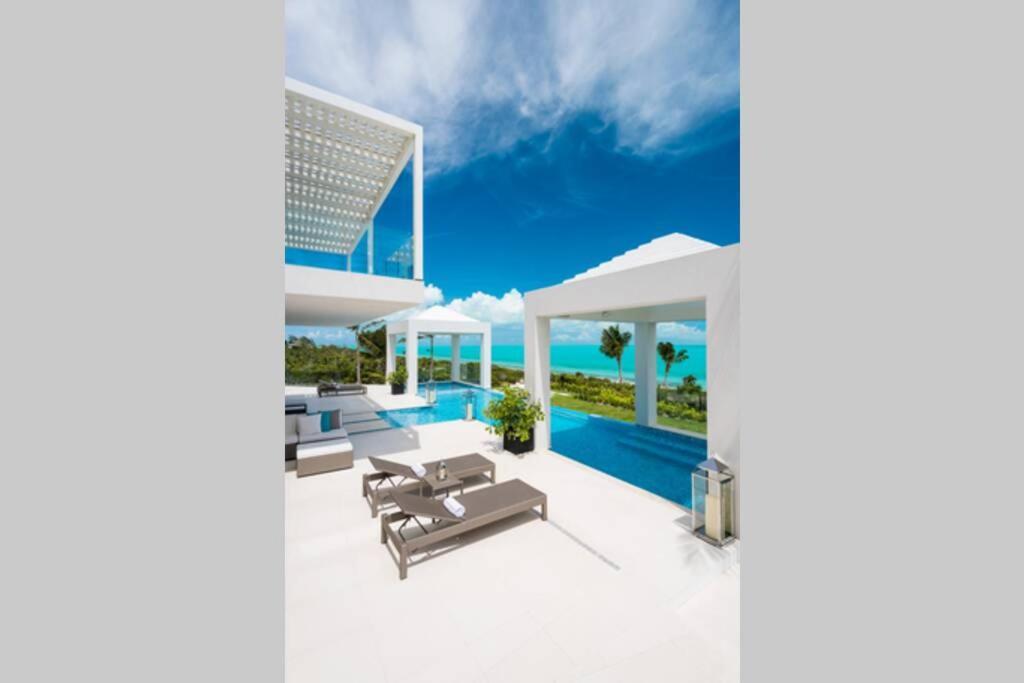 פרובידנסיאלס Triton Luxury Villa מראה חיצוני תמונה