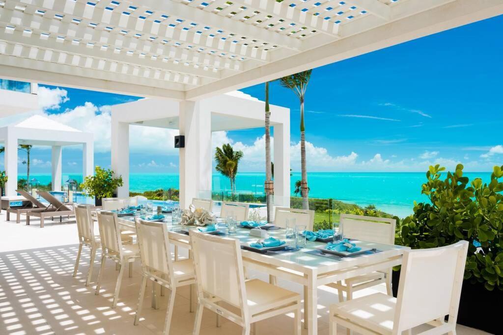 פרובידנסיאלס Triton Luxury Villa מראה חיצוני תמונה